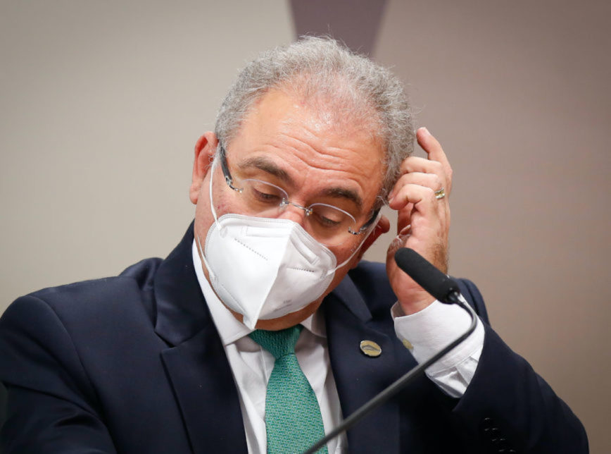 Brasil vai doar vacinas para países pobres, diz Queiroga à CNN